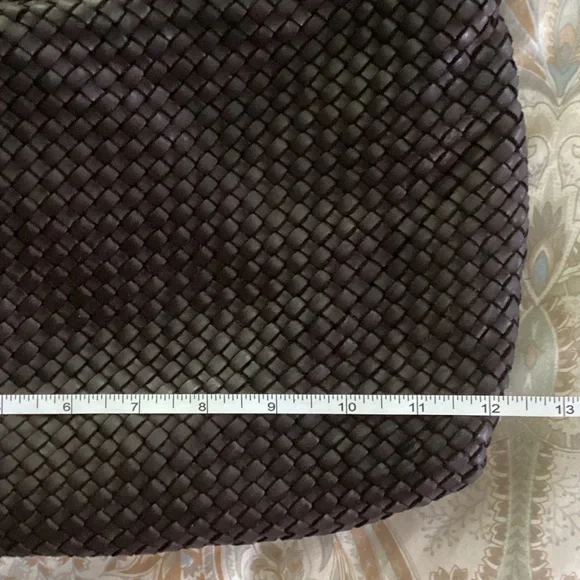 EUC Italian leather Woven Brown Shoulder Bag - Picture 9 of 13